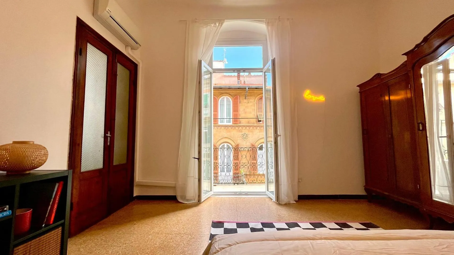Apartment Centrale Ampio Appartamento 5 Minuti Stazione Cinque Terre La Spezia